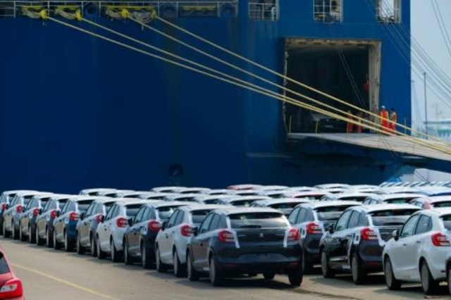 سيارات سوزوكي معدة للشحن في ميناء برميرهافن شمال ألمانيا في 1 حزيران/يونيو 2018