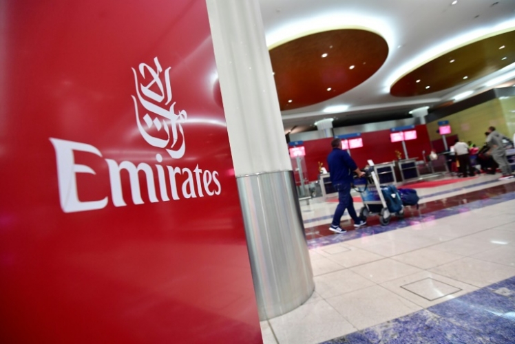 شركة طيران الإمارات تسجل انخفاضا في أرباحها السنوية الصافية