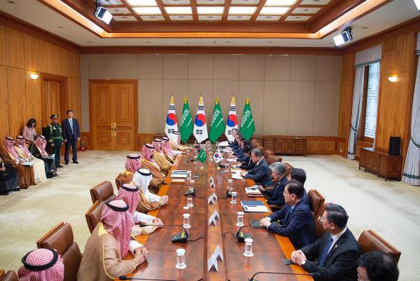 اجتماعات ولي العهد السعودي في كوريا الجنوبية