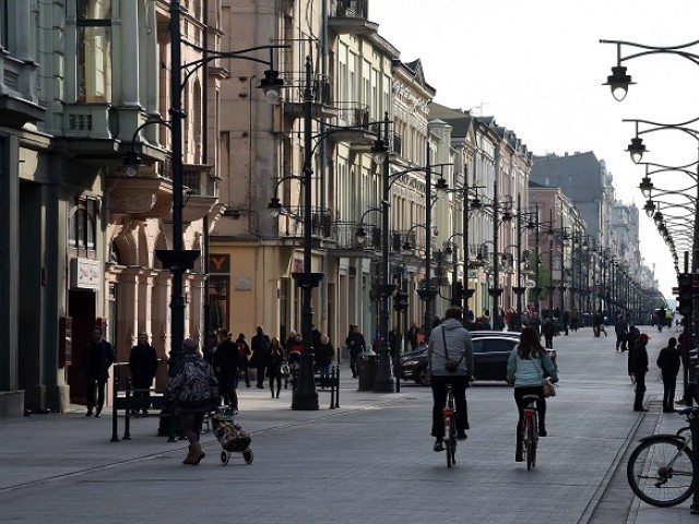 بولندا تعفي العمال الشباب من ضريبة الدخل