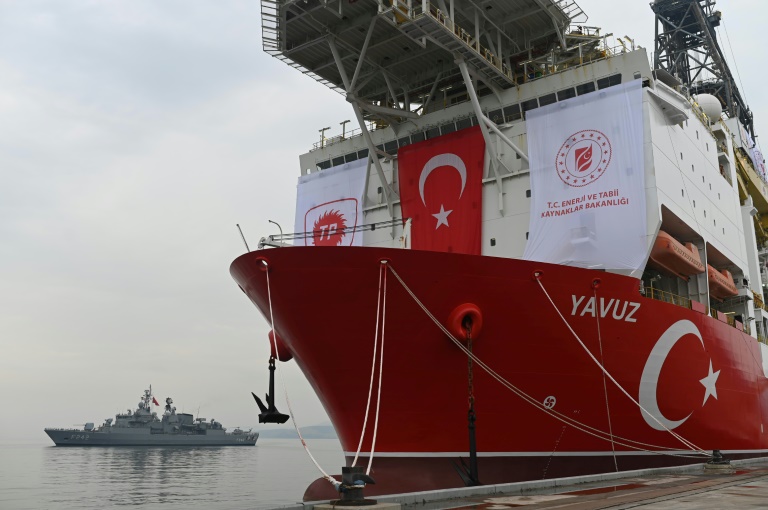السفينة التركية يافوز للتنقيب عن الغاز في ميناء ديلوفاسي قرب اسطنبول في 20 حزيران/يونيو 2019