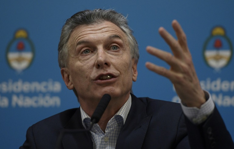رئيس الأرجنتين يعلن عن زيادة في الأجور وخفض الضرائب