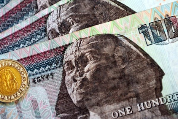 ما هو التأثير المتوقع لإلغاء الدولار الجمركي في مصر؟