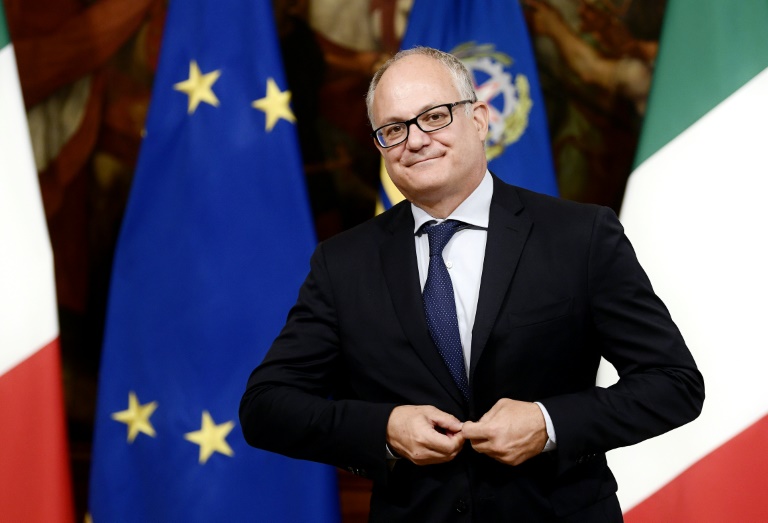 وزير المالية الإيطالي الجديد روبرتو غوالتييري في مقر رئاسة مجلس الوزراء في روما في 5 أيلول/سبتمبر 2019