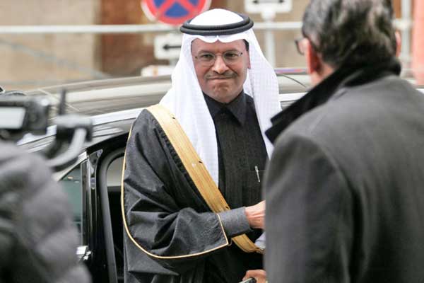 وزير الطاقة السعوديّ الأمير عبد العزيز بن سلمان يصل إلى اجتماع منظمة الدول المصدرة للنفط في فيينا في 5 ديسمبر 2019