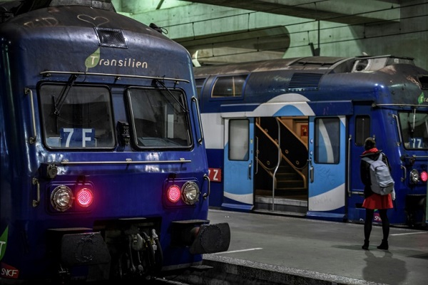 قطار في محطة مونبارناس في باريس في 2 يناير 2020