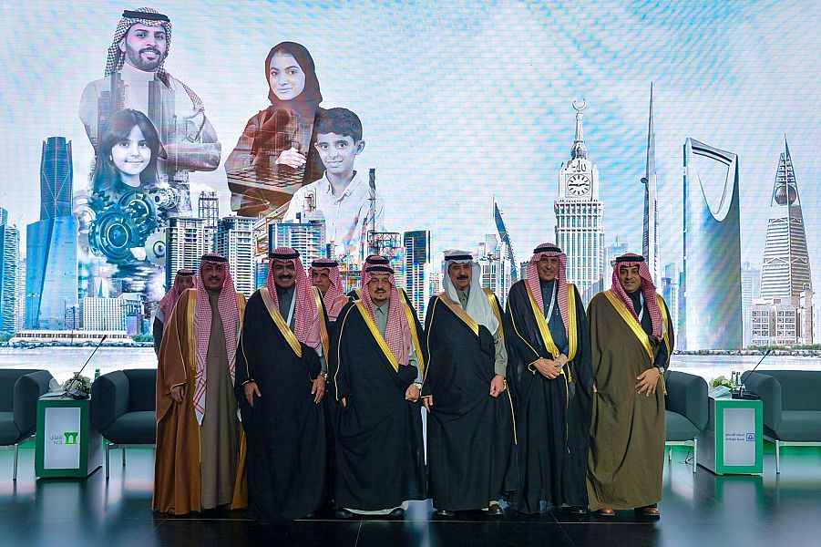 أمير الرياض فيصل بن بندر بن عبدالعزيز في افتتاح المنتدى نيابة عن الملك سلمان