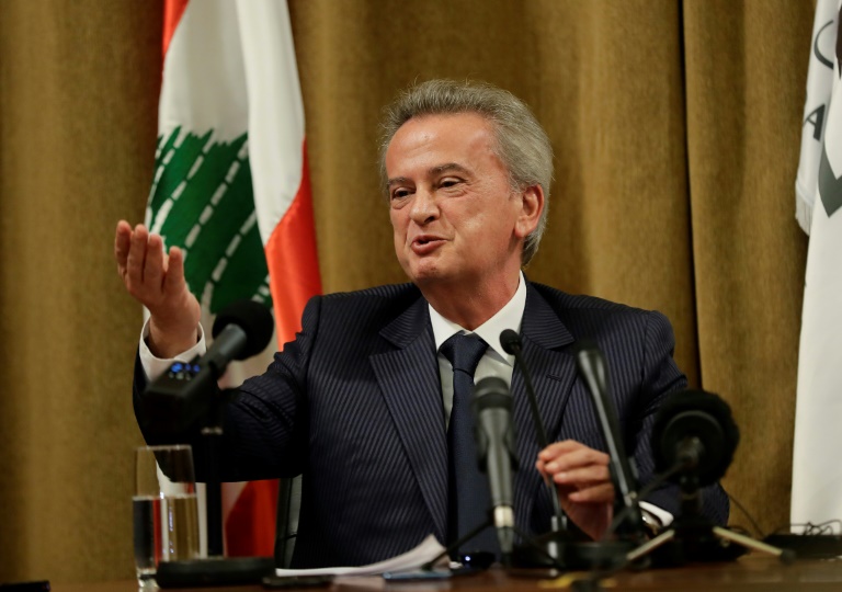 حاكم مصرف لبنان رياض سلامة خلال مؤتمره الصحافي في بيروت في 11 تشرين الثاني/نوفمبر 2019.