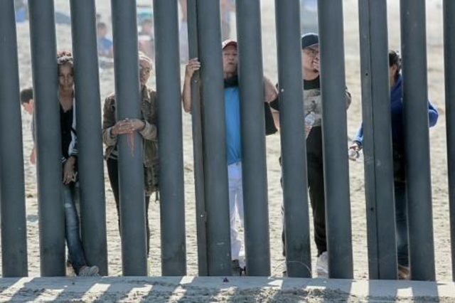 مهاجرون على الحدود الأميركية المكسيكية