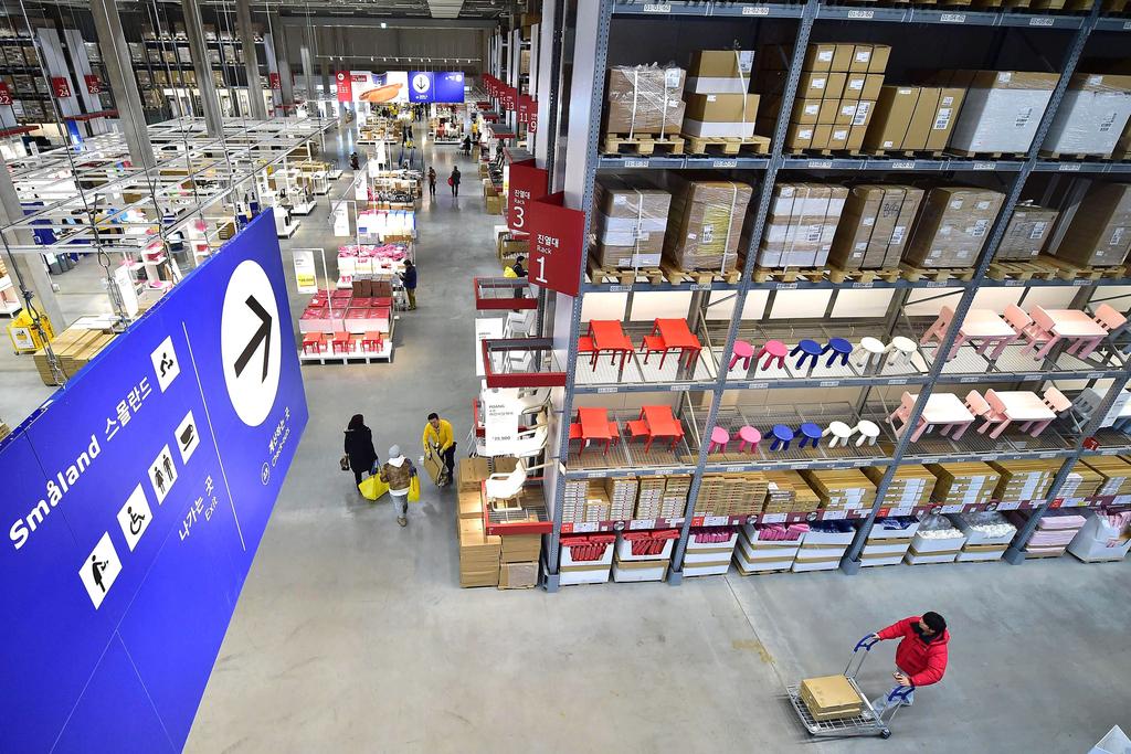 شركة أيكيا السويدية تغلق نصف متاجرها في الصين
