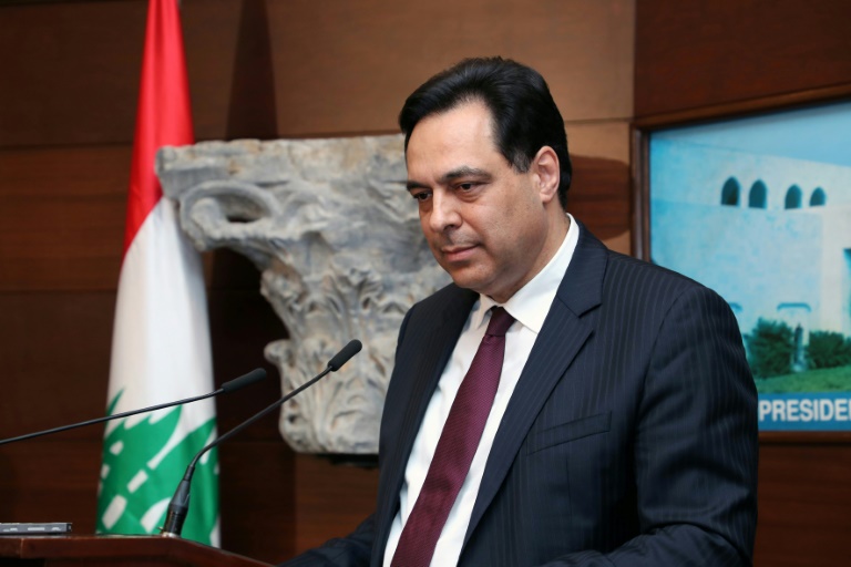 صورة موزعة لرئيس الحكومة اللبناني الجديد حسان دياب في القصر الجمهوري في بعبدا قرب بيروت في 21 كانون الثاني/يناير 2020