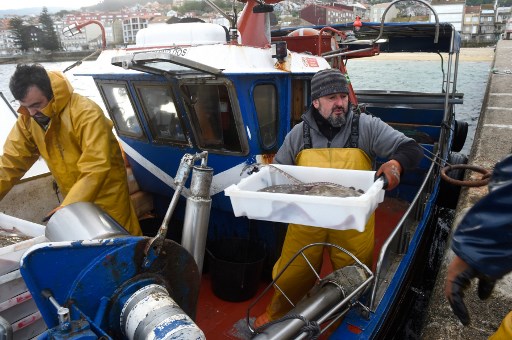كورونا يشلّ الزراعة وصيد الأسماك في إسبانيا