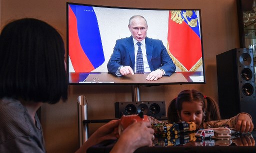 بوتين يعلن شهر أبريل عطلة مدفوعة الراتب في روسيا
