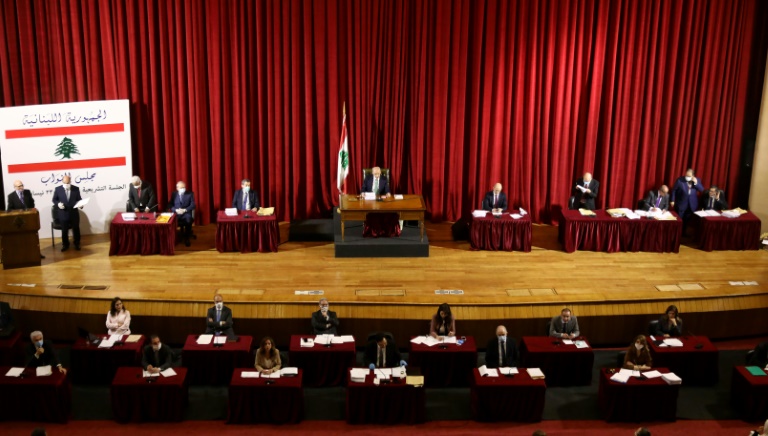 من جلسة لمجلس النواب اللبناني في قصر اليونسكو في 21 نيسان/أبريل 2020