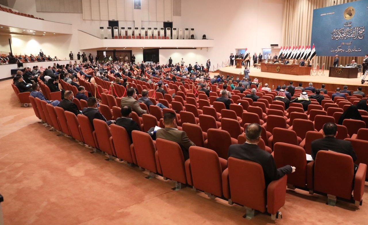 نواب البرلمان العراقي في جلسة تباعد