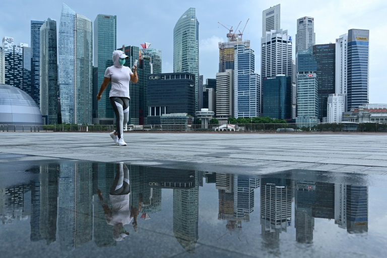 سنغافورة تشهد أول ركود في عقد كامل