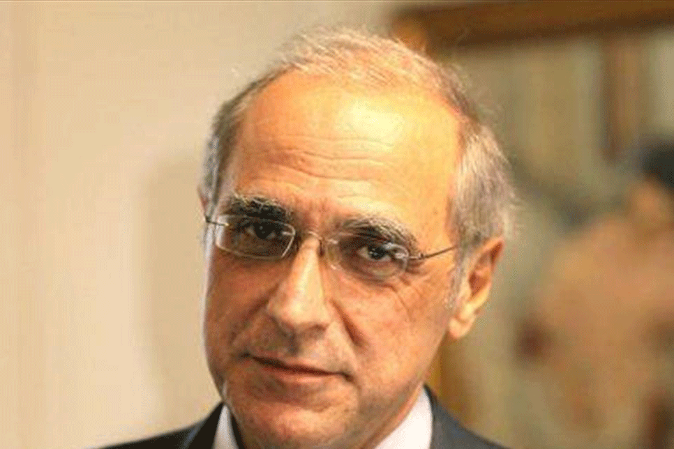 النائب اللبناني هنري تقدم باستقالته من البرلمان احتجاجاً على ضعف أداء الحكومة