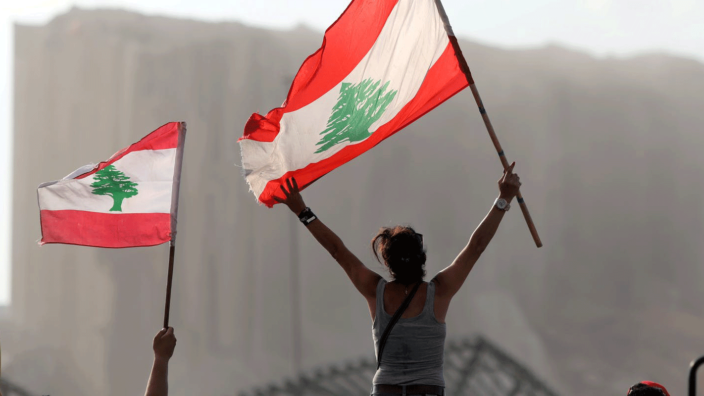 مرفأ بيروت بعد انفجار شحنة نيترات الأمونيوم