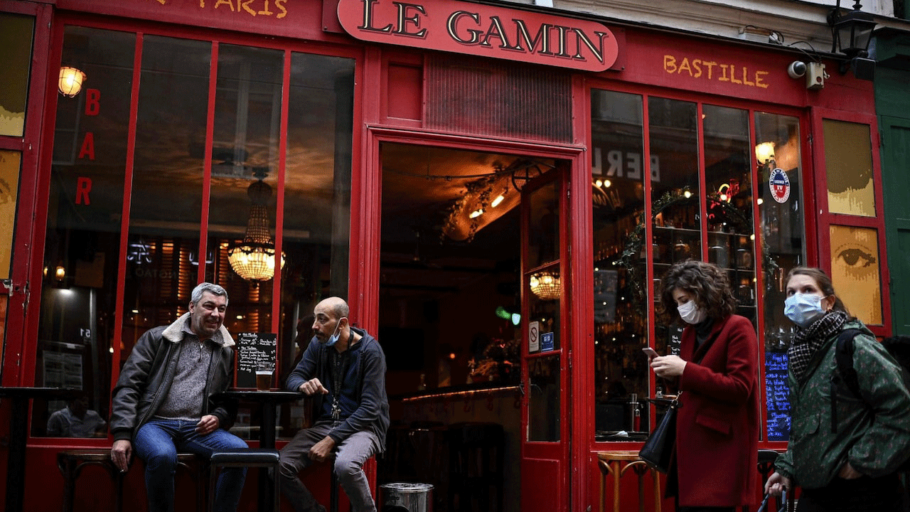 باريس تستعد لإغلاق حاناتها لوقف انتشار كورونا، لكن المطاعم قد تظل مفتوحة