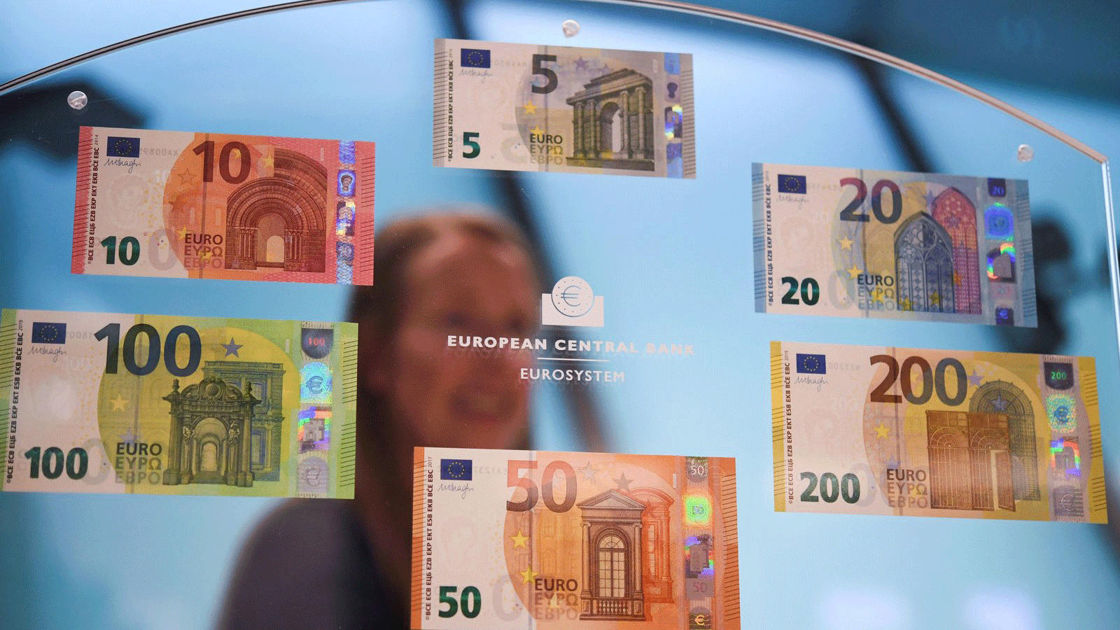 سيكون اليورو الرقمي أو الافتراضي نسخة إلكترونية من أوراق اليورو النقدية وقطعها المعدنية