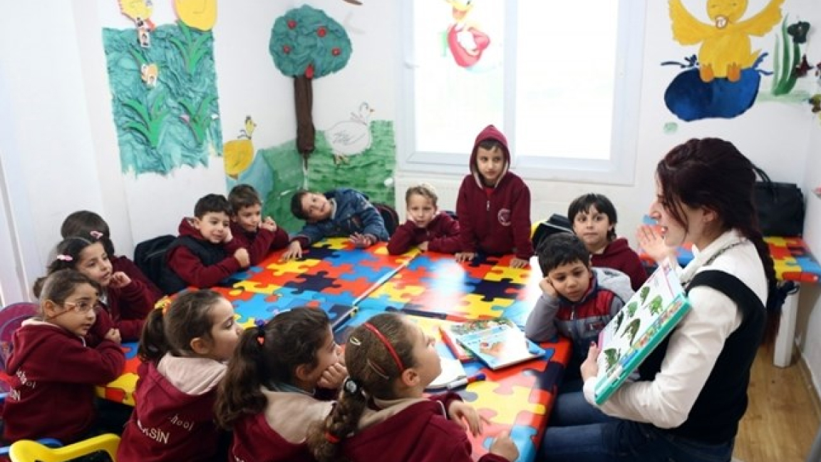 معلمو ومعلمات تركيا يعانون الفقر بسبب تدهور قيمة العملة الوطنية