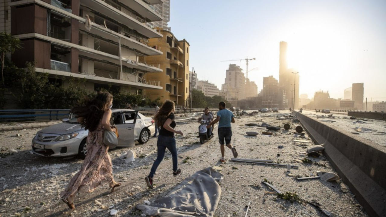 صورة من محيط مرفأ بيروت لحظة الانفجار