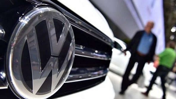 إلغاء الوظائف يأتي لصالح تمويل الانتقال نحو صناعة العربات الكهربائية