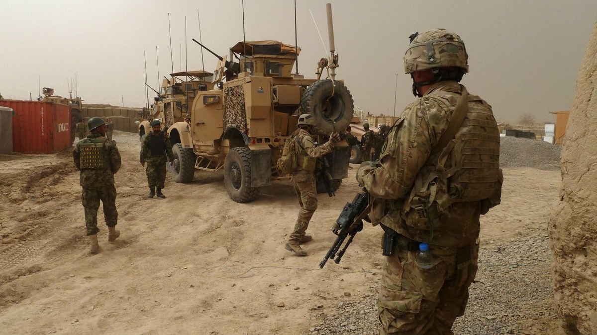 وصول أوّل رحلة جويّة تقلّ أفغانًا عملوا لحساب الجيش الأميركي إلى الولايات المتحدة