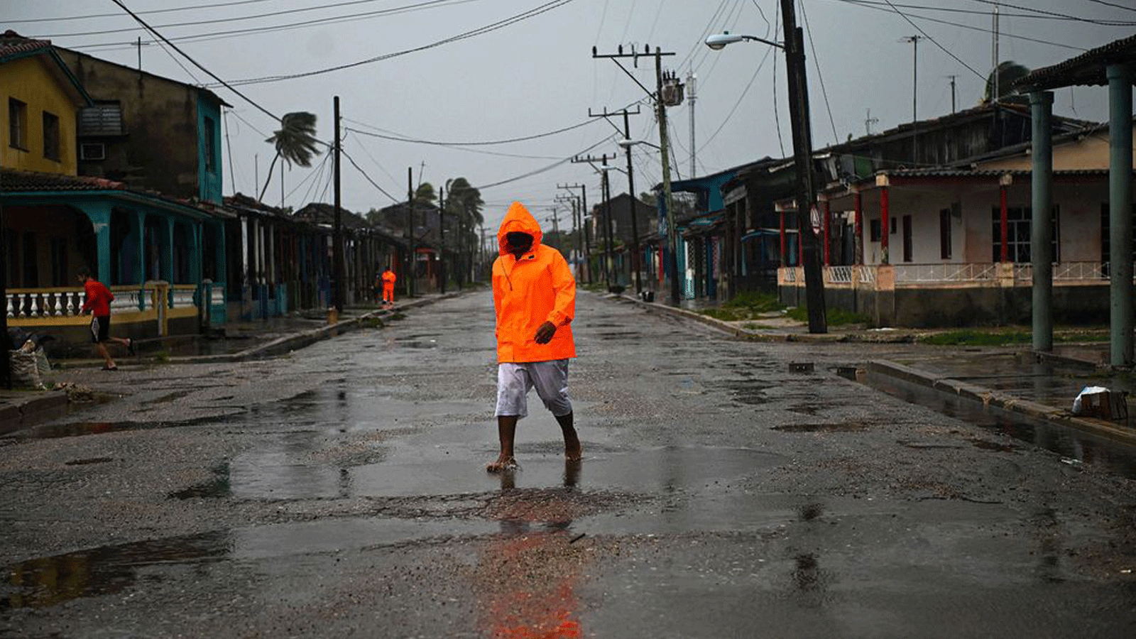 مشهد من باتابانو، مقاطعة مايابيك مع مرور إعصار إيدا عبر شرق كوبا