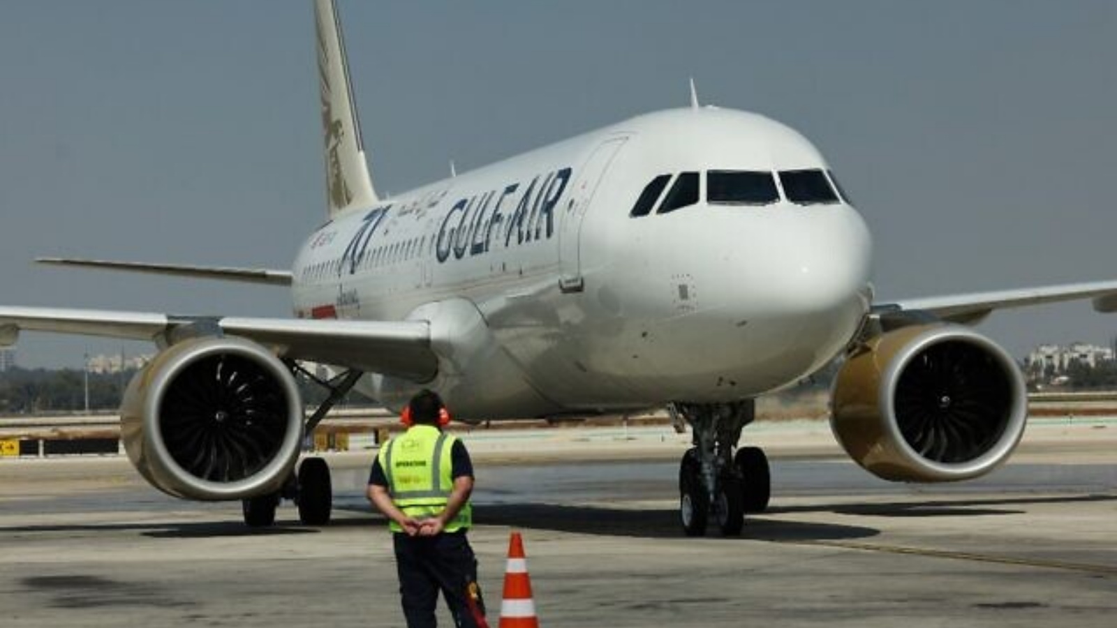 طائرة تابعة لطيران الخليج A320 قادمة من العاصمة البحرينية المنامة تصل إلى مطار بن غوريون بالقرب من تل أبيب. بتاريخ 30 أيلول/سبتمبر 2021.
