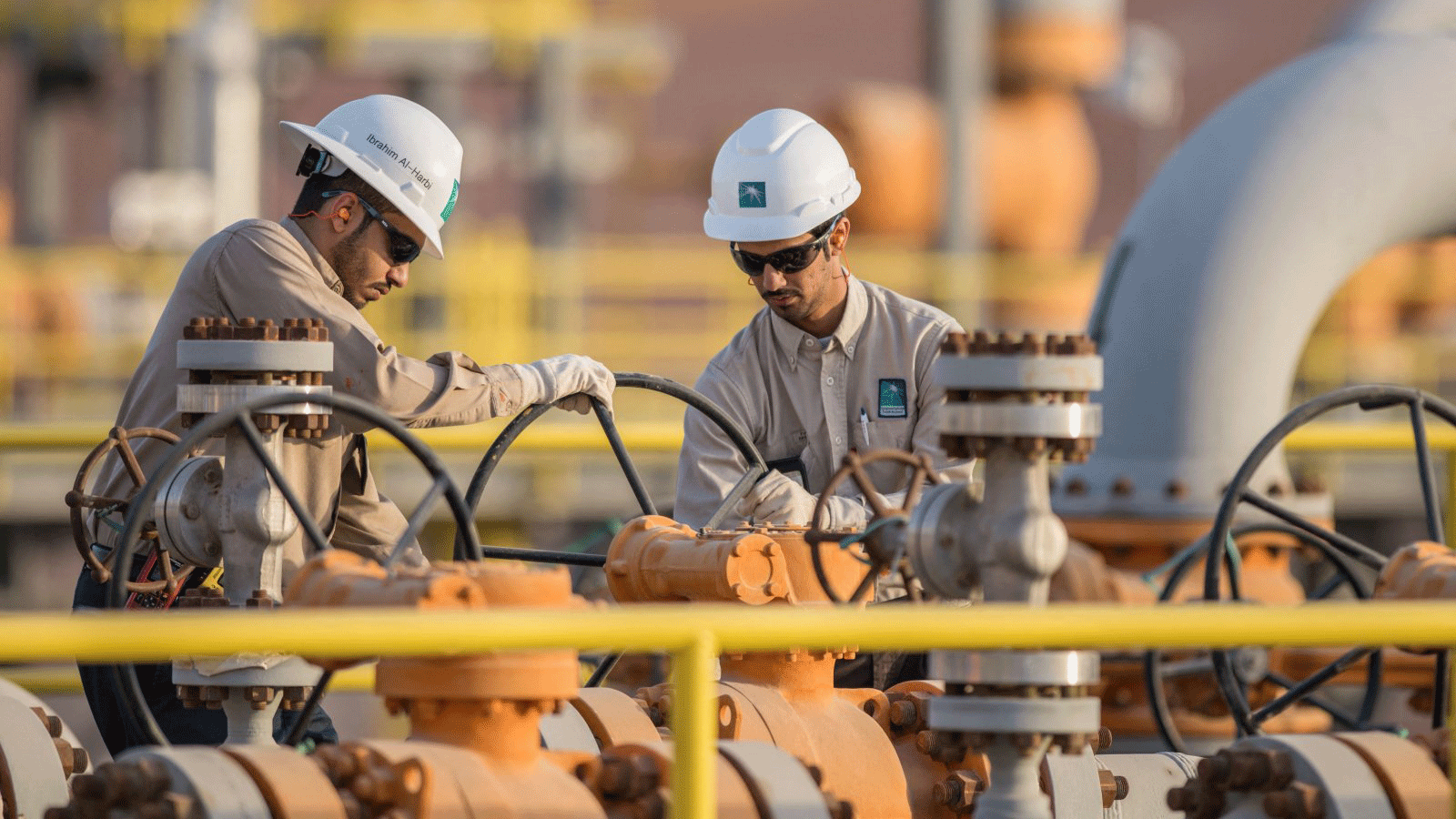 مهندسون يعملون في منشأة أرامكو السعودية. 19 كانون الأول/ديسمبر 2016.