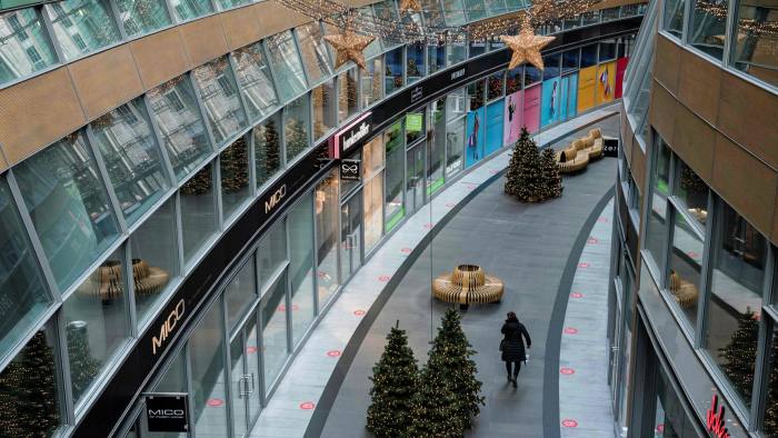 أحد مراكز التسوق في مدينة لايبزيغ في صورة التقطت في كانون الأول/ديسمبر 2020