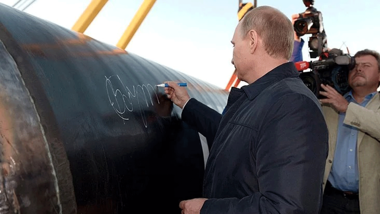  الرئيس الروسي فلاديمير بوتين يفتتح خط أنابيب في روسيا في عام 2014 بعدما تراجعت العلاقات التركمانية الروسية في عام 2009 خلال نزاع على الأسعار