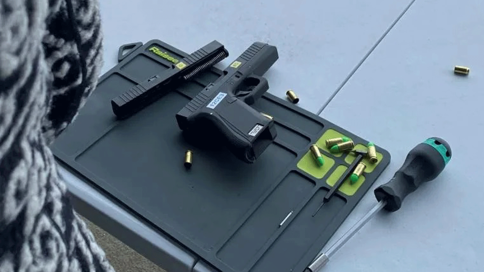 تستعد المسدسات الذكية - المصممة لتقييد من يمكنه إطلاقها - لضرب السوق الأمريكية المزدهرة هذا العام