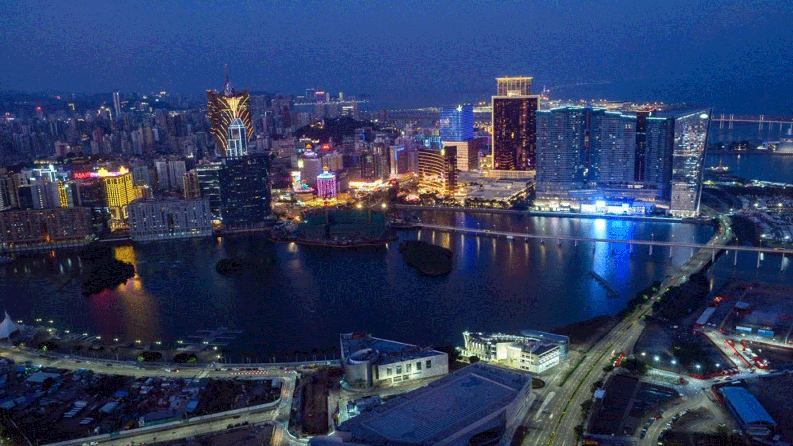 تُظهر هذه الصورة التي تم التقاطها في 30 كانون الثاني/ يناير 2020، منظرًا عامًا لمدينة ماكاو من منصة المراقبة في برج ماكاو.