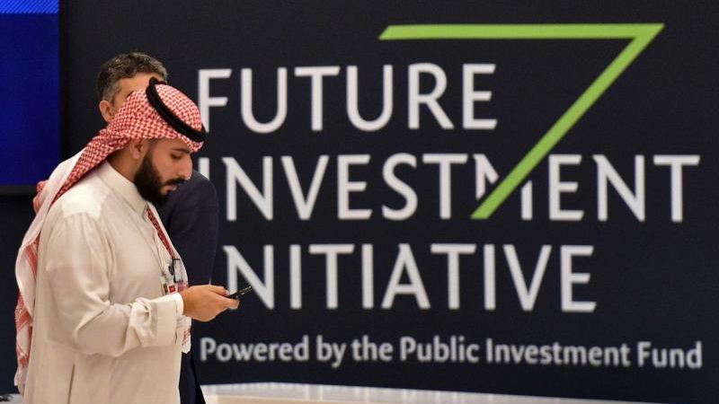 السعودية: شركتان تابعتان لصندوق الاستثمارات العامة توقعان اتفاقيات ضخمة مع أندية محلية