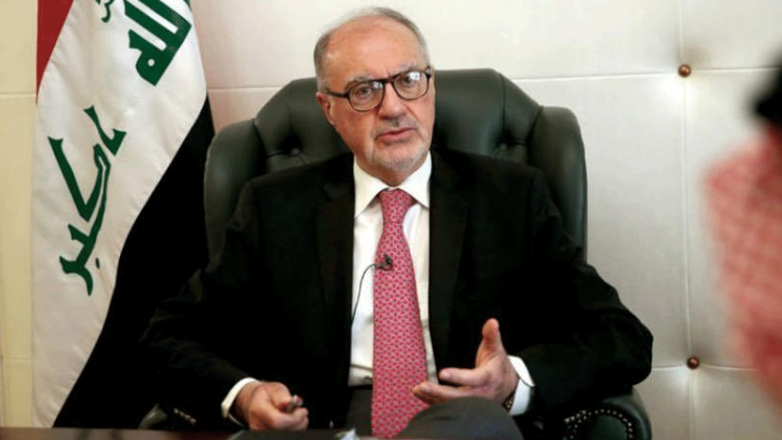 وزير المالية العراقي علي علاوي عراب الإصلاحات المالية في بلاده (المالية)