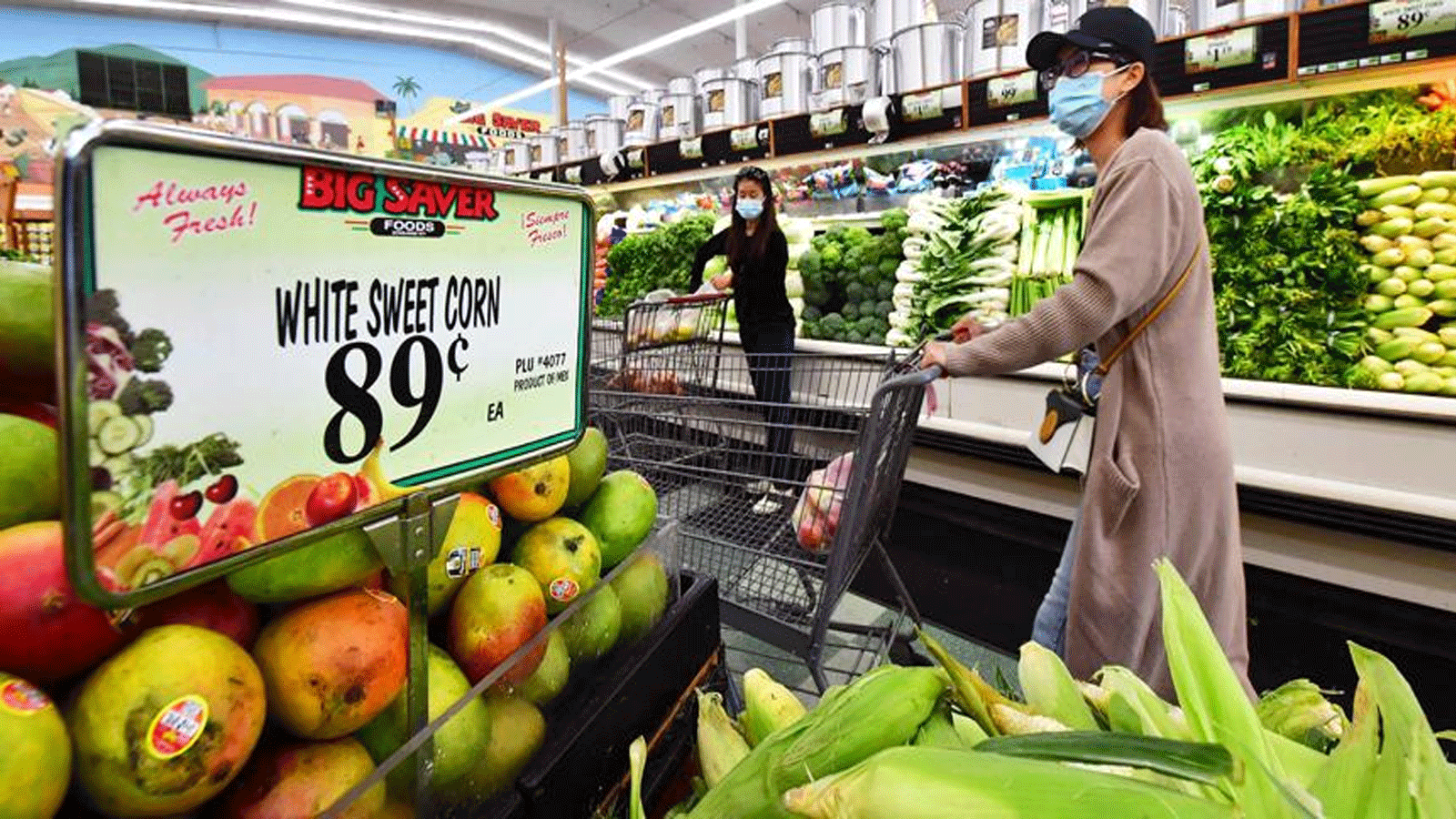 صورة التُقطت في 21 نيسان\ أبريل لمتسوقي الطعام في روزميد، كاليفورنيا، وسط ارتفاع الأسعار