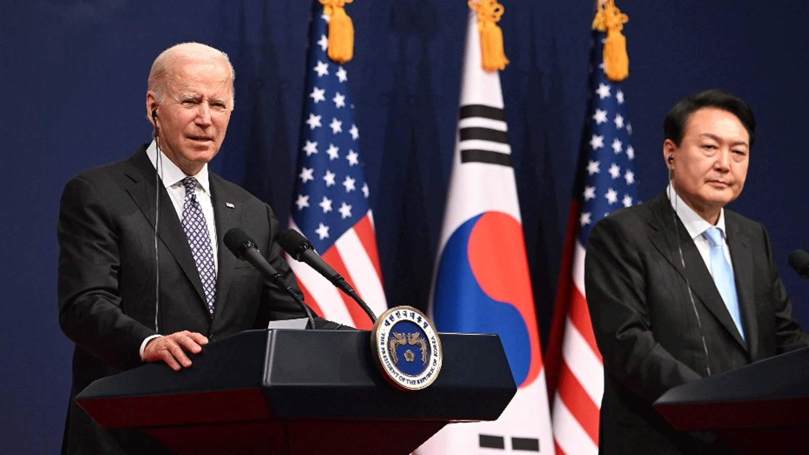 الرئيس الأميركي جو بايدن خلال مؤتمر صحفي مع نظيره الكوري الجنوبيضمن جولته الآسيوية