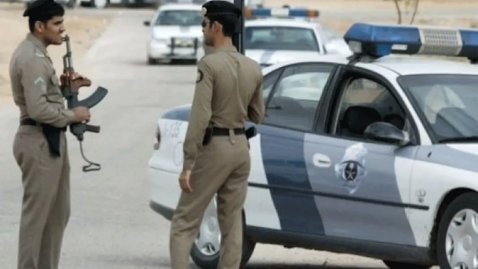قانون مكافحة الإرهاب السعودي يمنح قوات الأمن الحق في اعتقال واحتجاز المشتبه بهم لمدة تصل إلى ستة أشهر مع إمكانية تمديد الحبس ستة أشهر أخرى.