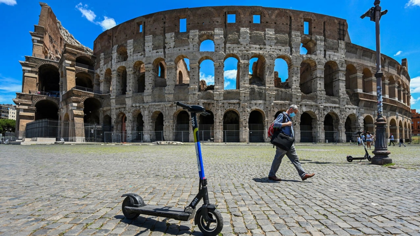 تأجير السكوتر الكهربائي أثبت شعبيته في روما كما هو الحال في المدن المزدحمة الأخرى