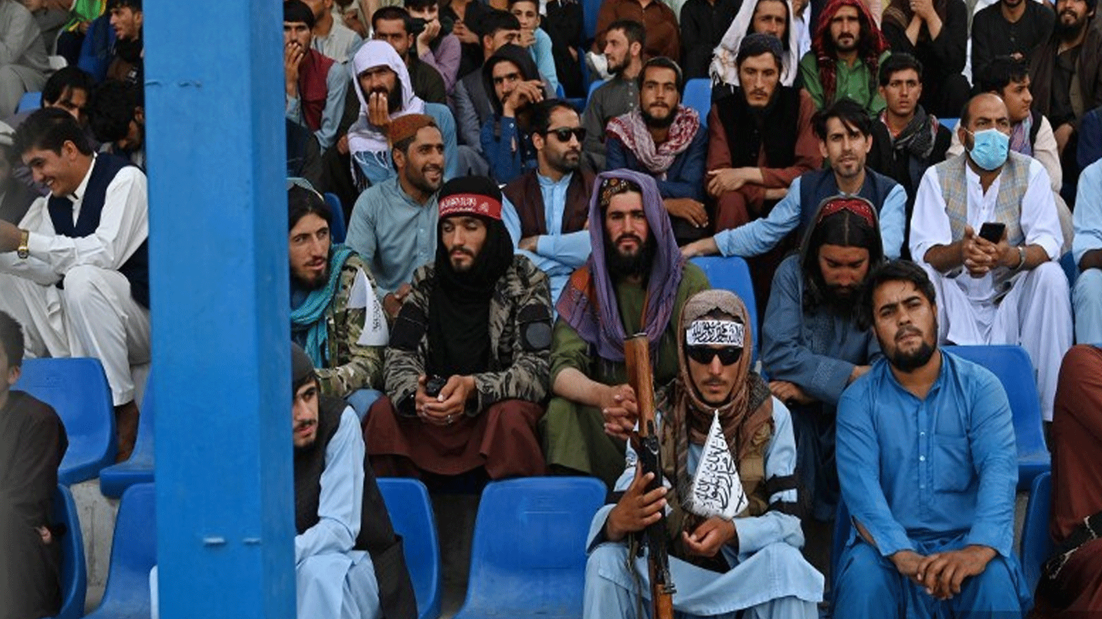 علم طالبان وأفغانستان جنبًا إلى جنب في مباراة كريكيت 