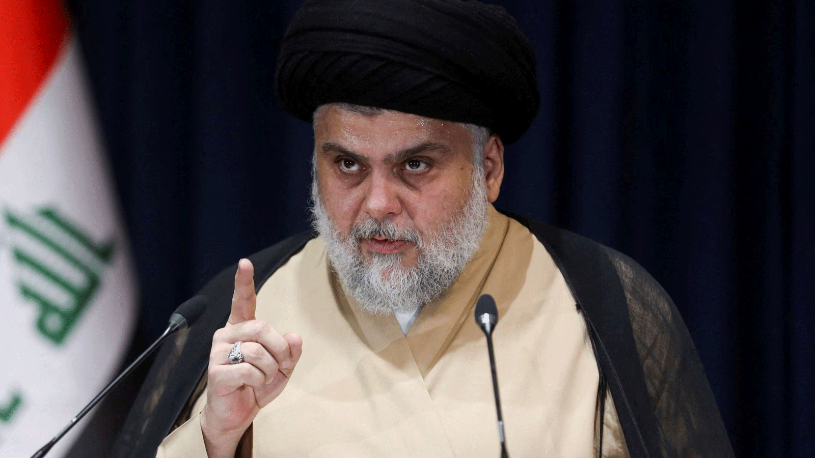 الزعيم الشيعي العراقي مقتدى الصدر 