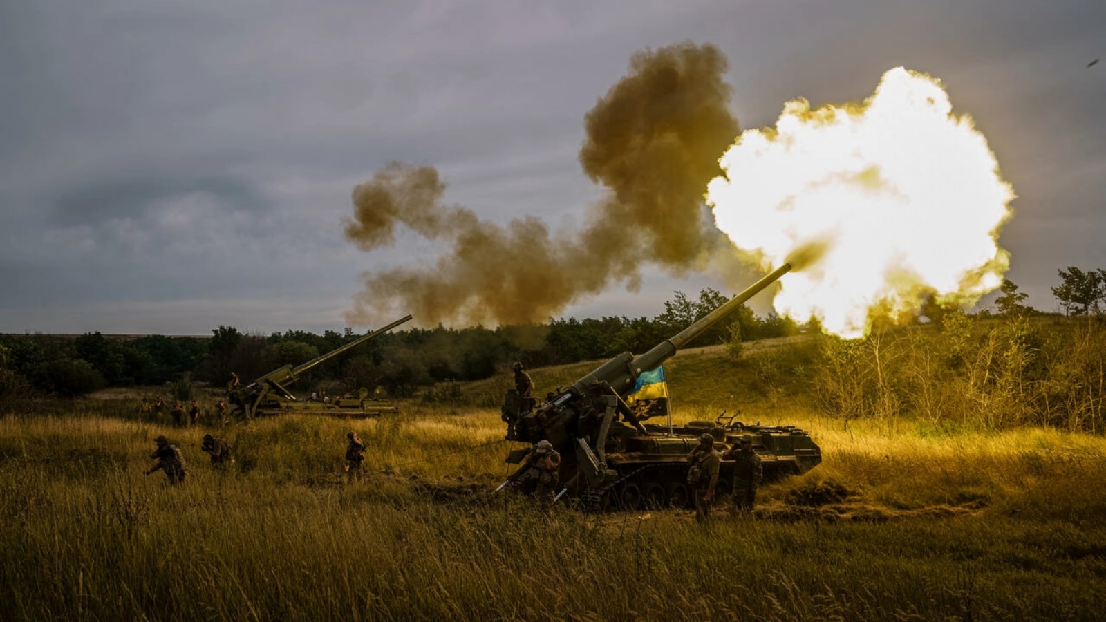 وحدة من المدفعية الأوكرانية تطلق النار من بالقرب من خط المواجهة في منطقة خاركيف في 26 أغسطس 2022