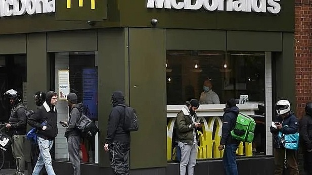السماح بالمضي قدماً في دعوى ضد ماكدونالدز بتهمة التمييز