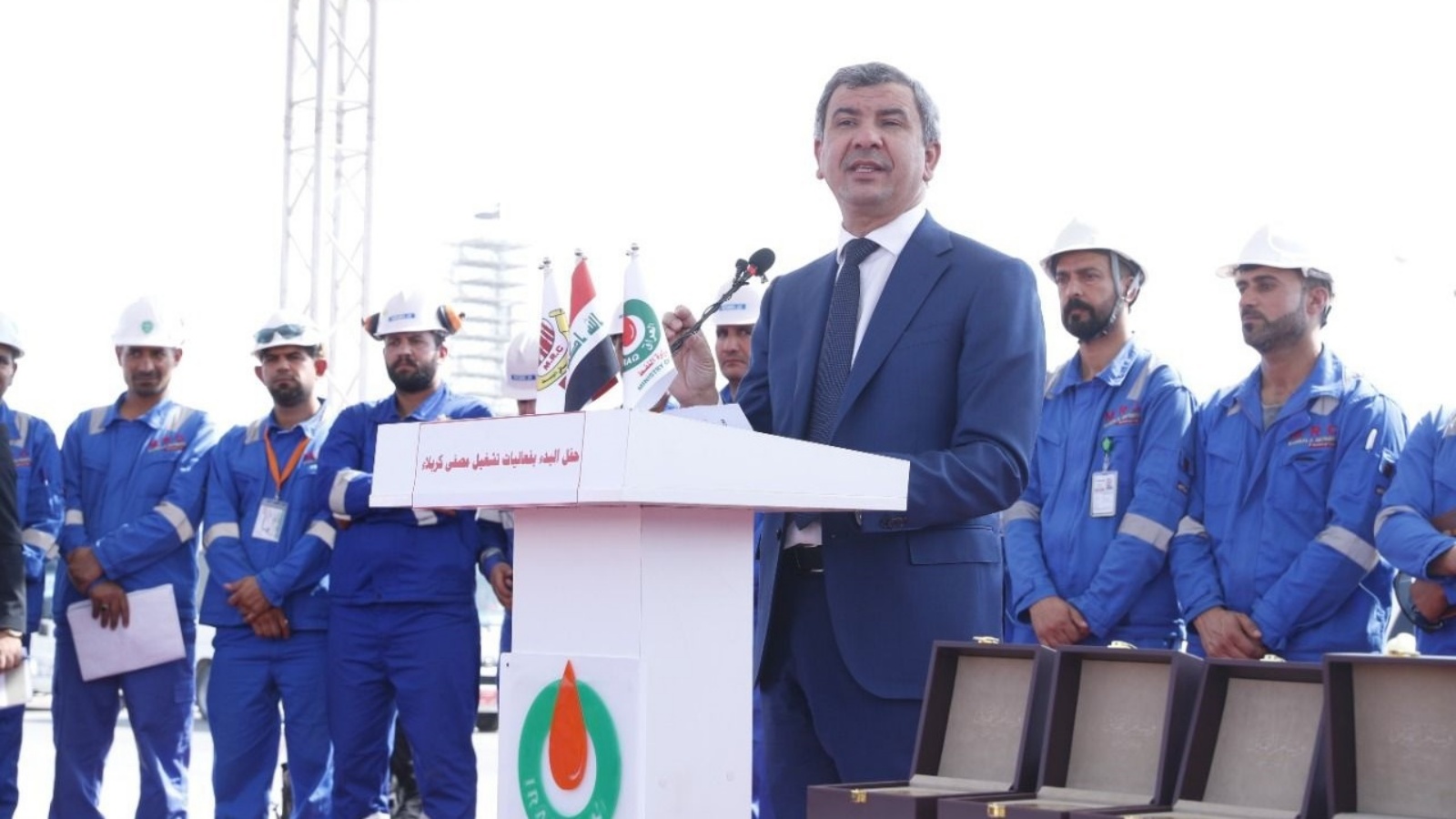 وزير النفط العراقي إحسان عبد الجبار اسماعيل خلال افتتاحه في 20 أكتوبر 2022 لمصفى كربلاء النفطي العملاق (مكتبه)