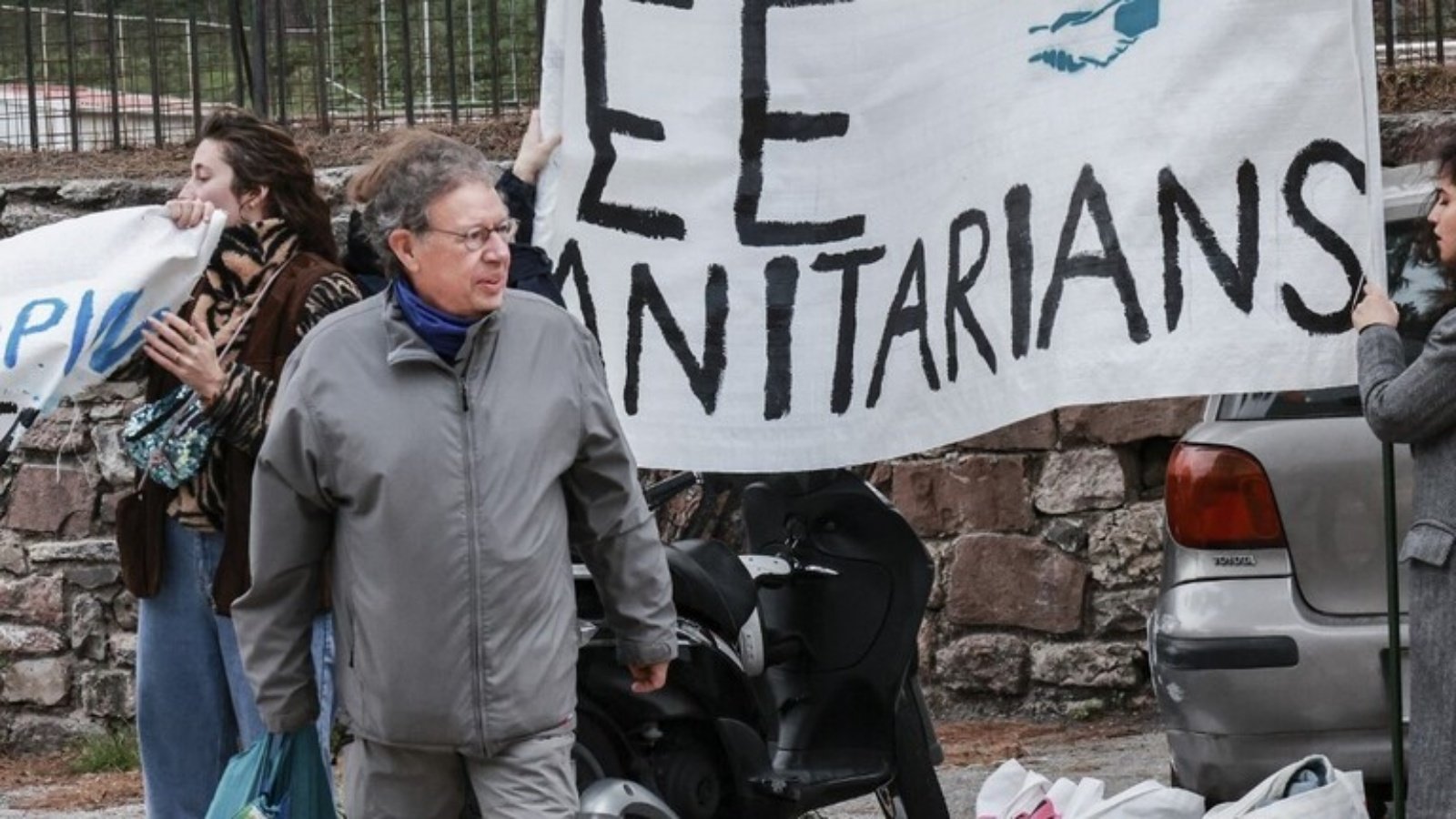 تظاهرات داعمة لعاملين إنسانيين يحاكمون في اليونان