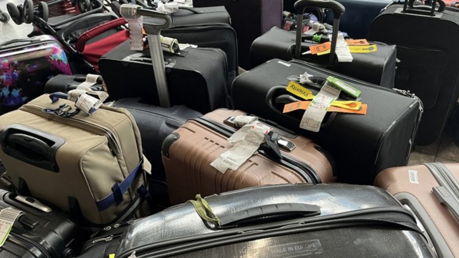 حقائب مسافرين في مطار هيثرو