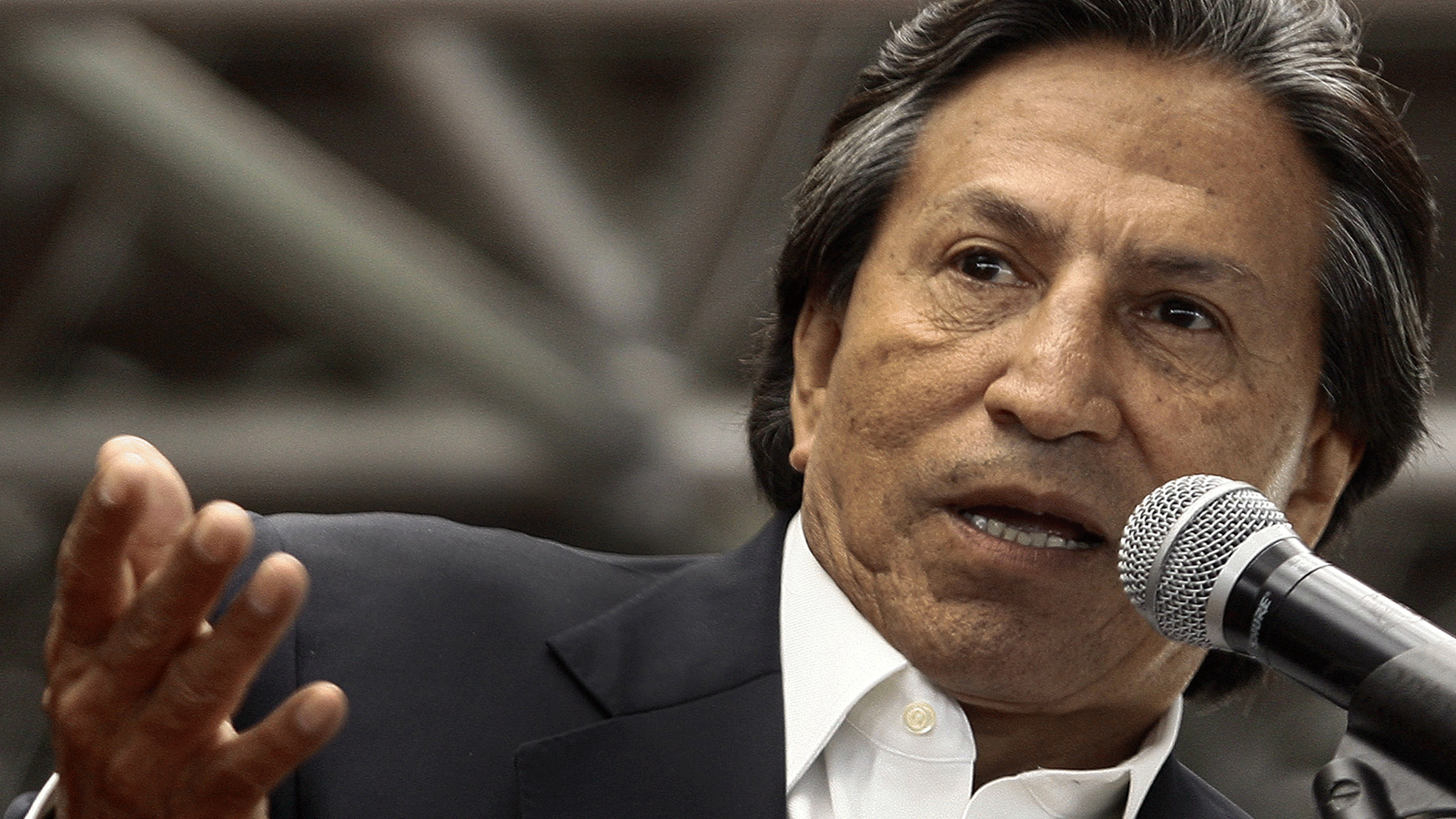 الرئيس البيروفي الأسبق أليخاندرو توليدو