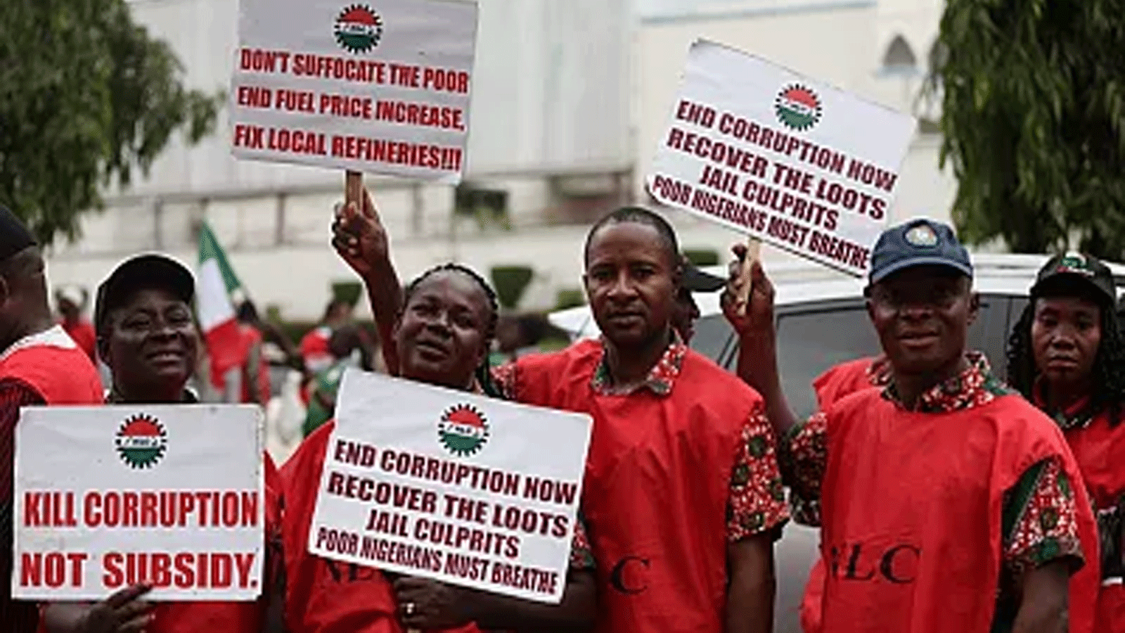 عمّال من نقابتي العمال الرئيسيتين - مؤتمر العمل النيجيري